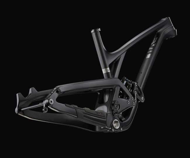 evil-offering-v2-blackout-drunk-frame-super-deluxe-rear-three-quarter.jpg